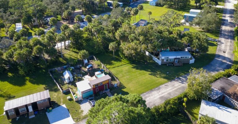 Peacewind : un éco-village de tiny house à Cocoa en Floride
