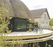 Un conte fantastique : l'hôtel du domaine de Chaumont-sur-Loire par Patrick Bouchain et Construire