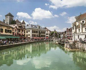 En immobilier, les Français préfèrent-ils investir dans la région de leurs vacances ou plutôt là où ils vivent ?
